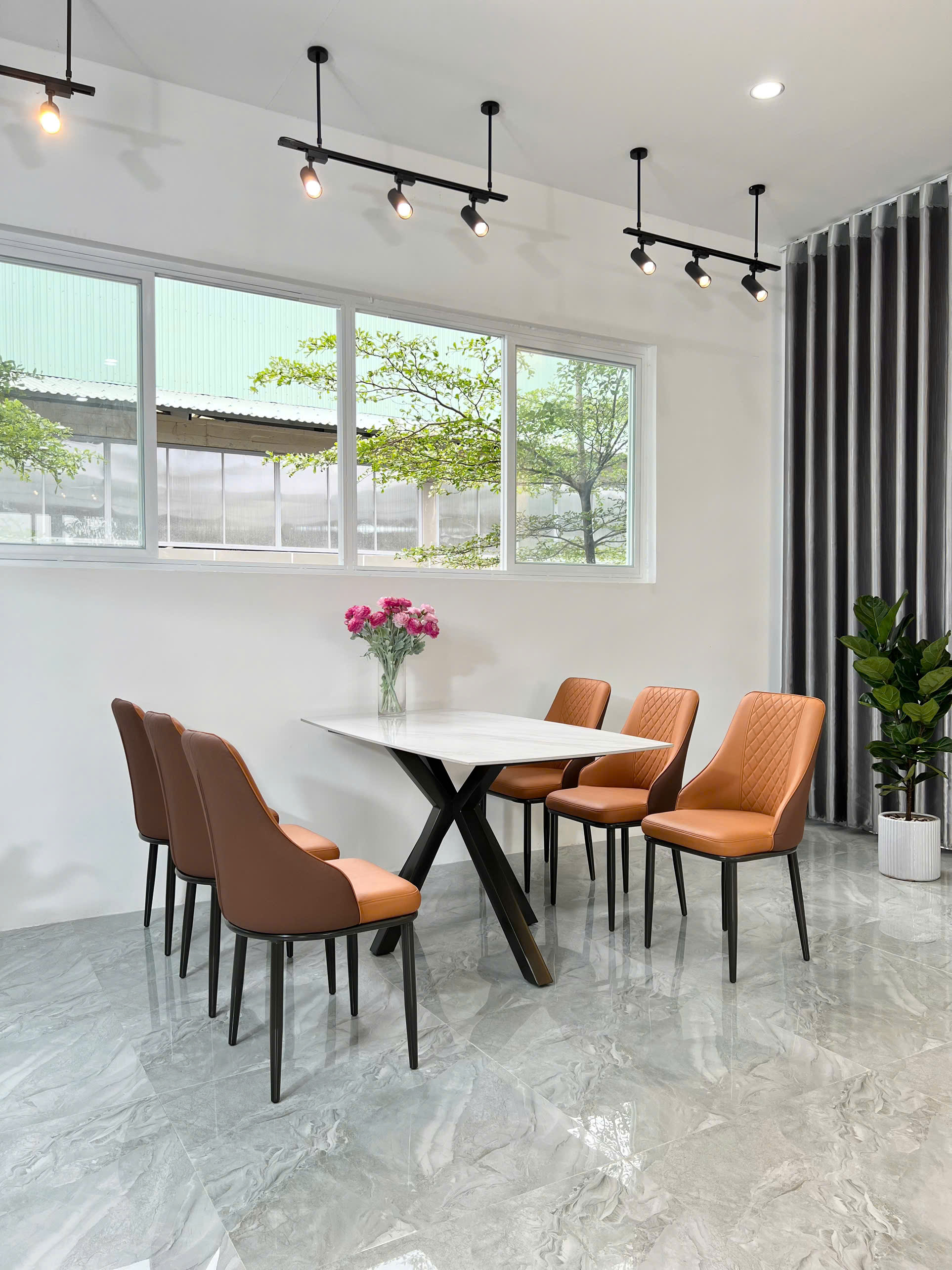 BÀN GHẾ NHÀ HÀNG